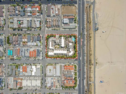 1200 Pacific Coast Hwy, Huntington Beach CA  92648-4849 exterior