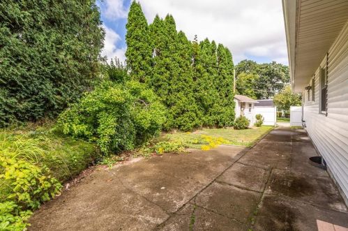 7 Plymouth Rd, North Providence RI  02904-5227 exterior