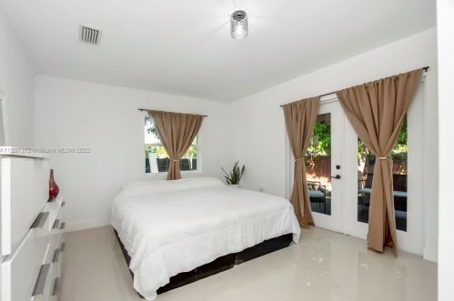 1401 3rd Ave, Dania Beach FL  33004-4214 exterior