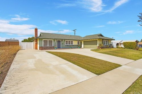 1849 Rolling Hills Dr, Fullerton, CA 92835-2133