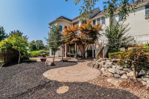 21 Patrick Henry Pl, East Amwell Township NJ  08551-1805 exterior