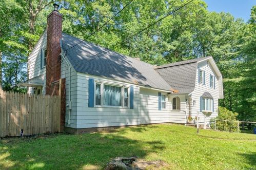 73 Notch Rd, Manchester CT  06043-7421 exterior