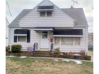 29920 Phillips Ave, Willowick, OH 44092-1706