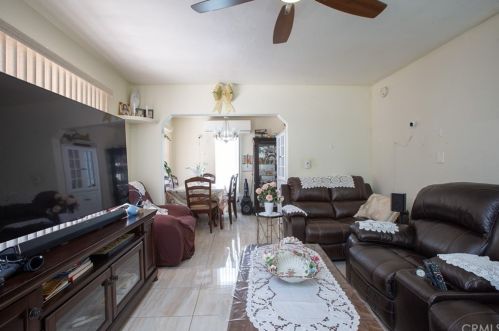 2125 Adriatic Ave, Long Beach CA 90810-3573 exterior