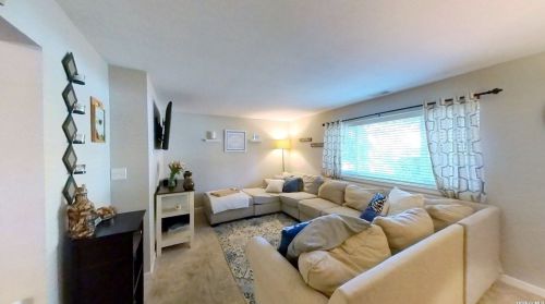 232 Feller Dr, Central Islip, NY 11722-1214
