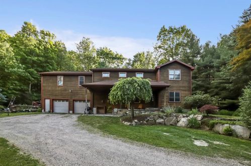 646 Branchville Rd, Ridgefield CT  06877-6128 exterior