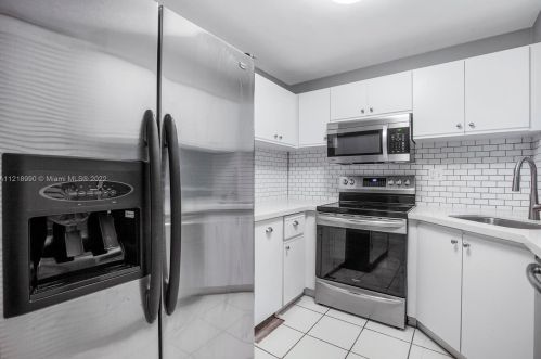 7829 102nd Ln, Miami, FL 33156-2658
