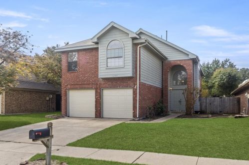 3807 Seminole Ct, Carrollton, TX 75007-6252