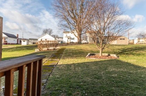 106 11th St, Connellsville PA  15425-2415 exterior