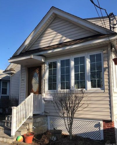 37 Acorn Ter, New Rochelle, NY 10801-4301