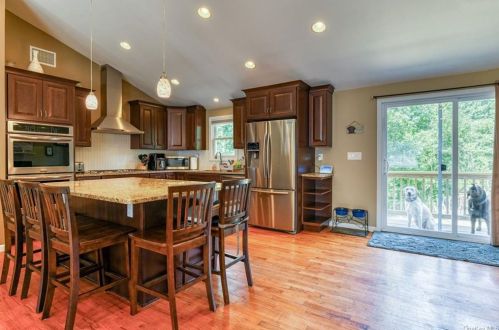 249 Valley Rd, Valley Cottage, NY 10989-2441