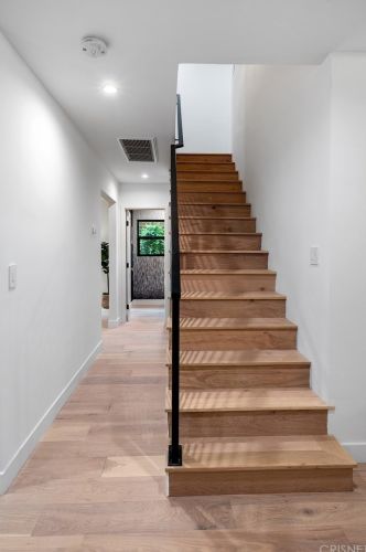 4070 Bakman Ave, North Hollywood CA  91602-3302 exterior