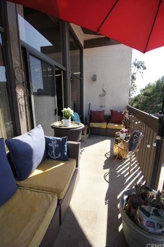 9325 Marina Pacifica Dr, Long Beach CA 90803-7004 exterior