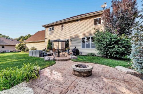 961 Faversham Way, Green Bay, WI 54313-7788