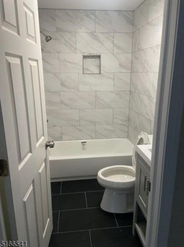 18 Berry Ln, West Milford NJ  07480-3632 exterior