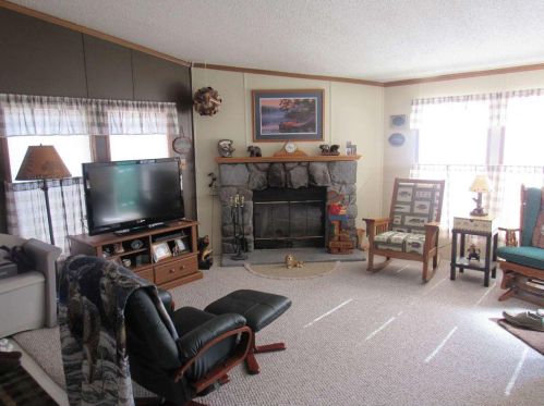 15590 Valentine Ln, Mountain, WI 54149-9621