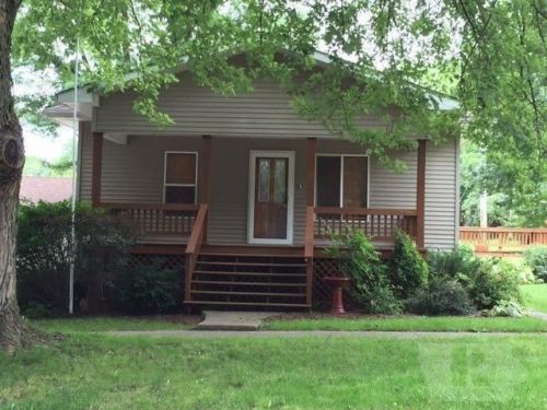 402 B St, Fairfield, IA 52556-2922