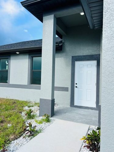 1322 14th Ave, Cape Coral, FL 33909-1558