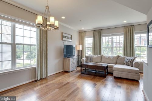 15399 Rosemont Manor Dr, Haymarket VA  20169-6271 exterior