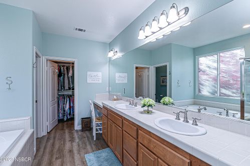 2518 Calderon Dr, Santa Maria CA  93455-7410 exterior