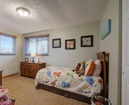 212 Edgefield Blvd, Marion OH 43302-5801 exterior