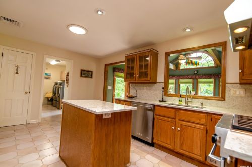 22 Little Harbor Rd, Mount Sinai NY  11766-1208 exterior