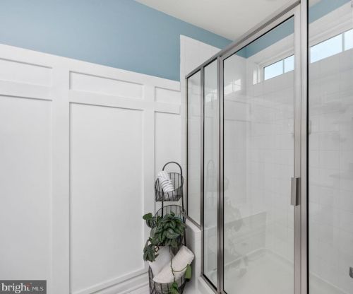 7009 Darbey Knoll Dr, Gainesville VA  20155-3634 exterior