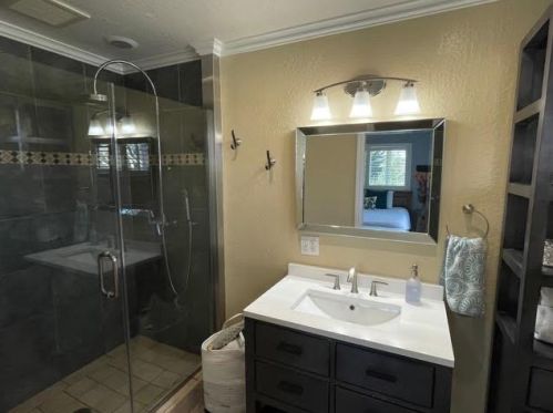 300 Alta Vista Dr, South San Francisco CA  94080-5662 exterior