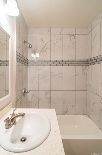 5477 Myrtle Ave, Long Beach CA 90807-2440 exterior