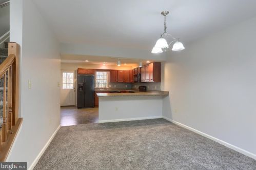 512 Woodthrush Ct, Harrisburg PA  17110-4024 exterior