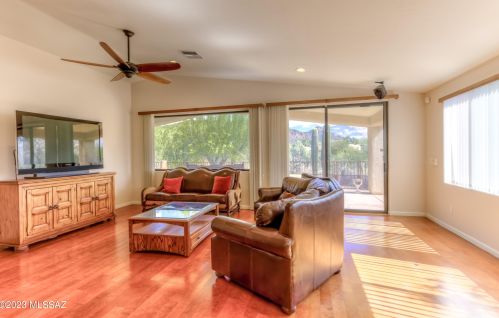 2001 Flying Q Ln, Tucson, AZ 85713-6726
