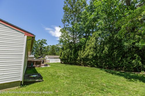 1618 Whitcomb Rd, Lacey NJ  08731-3347 exterior