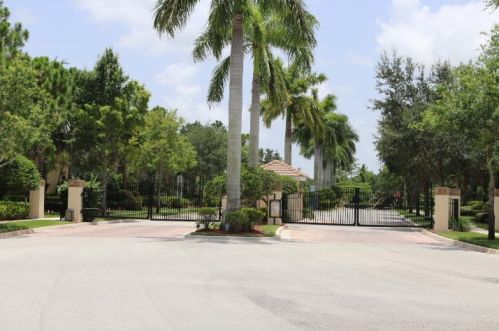 459 Rainbow Springs Ter, West Palm Beach, FL 33411-4223