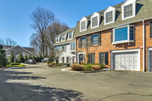 159 East Ave, New Canaan CT  06840-5613 exterior
