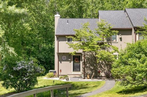 35 Woods Way, Woodbury, CT 06798-3229