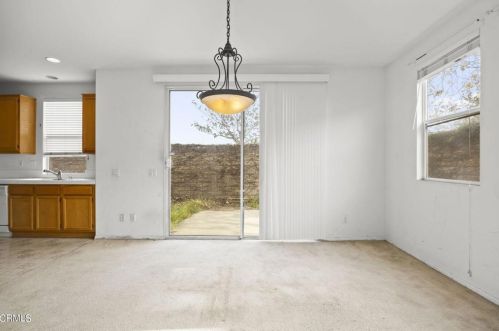 3870 Shakespeare Dr, Oxnard CA  93033-6868 exterior