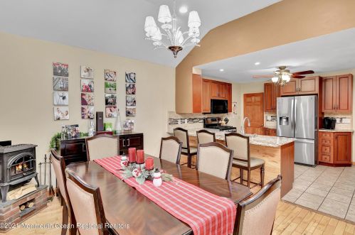26 Northfield Ave, East Brunswick NJ  08816-3031 exterior
