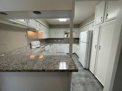 1102 Thomas Ave, Conroe TX  77301-1763 exterior
