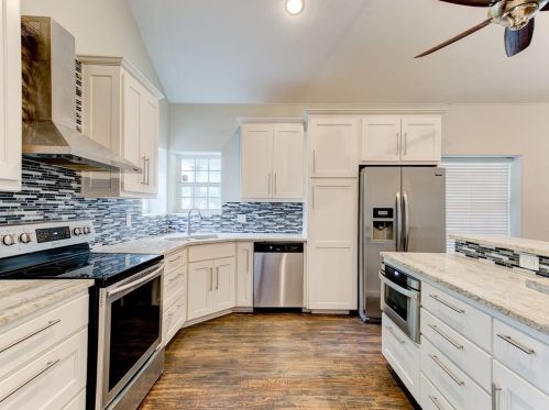 2521 Benbrook Blvd, Fort Worth TX  76109-2335 exterior