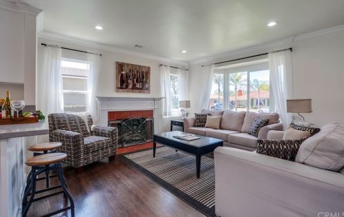 2942 Magnolia Ave, Long Beach, CA 90806-1440