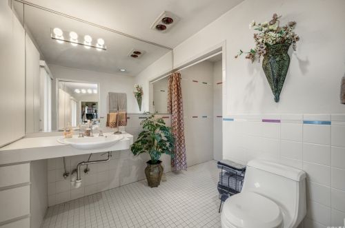 33 Lorijean Ln, Elwood NY  11731-4118 exterior