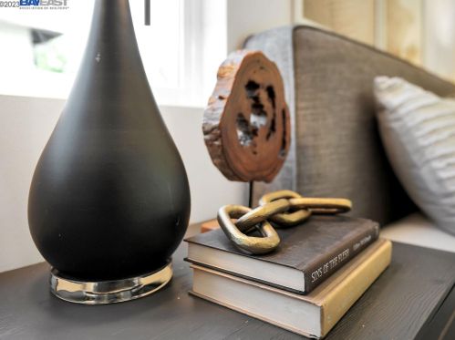 518 Stannage Ave, Berkeley CA  94706-1223 exterior