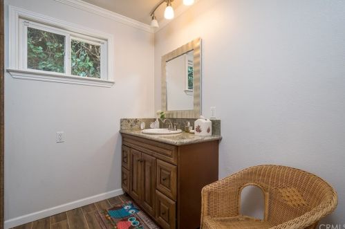 1050 Avocado Crst Rd, La Habra CA 90631-8108 exterior