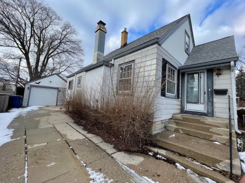 4409 Pine Ave, Milwaukee WI  53207-5256 exterior