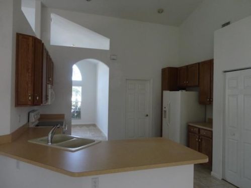 1036 Idol Ave, Fort Pierce, FL 34953-6730
