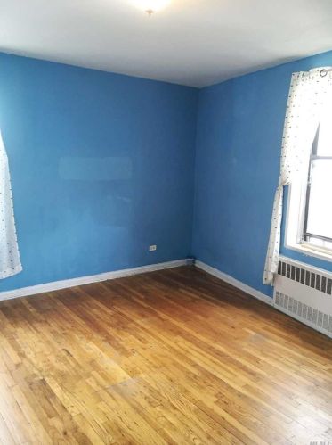 1040 Neilson St, Far Rockaway NY  11691-5047 exterior