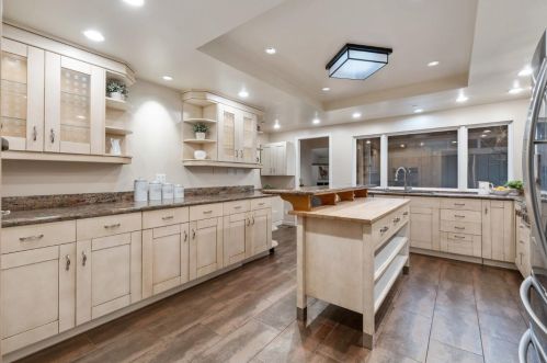 617 Marseille Ln, Princeton By The Sea, CA 94019-1438