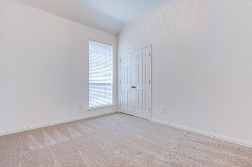 2614 Brighton Dr, Lewisville TX  75028-1463 exterior