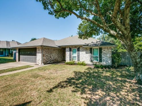 213 Boardwalk St, Midlothian TX  76065-6716 exterior