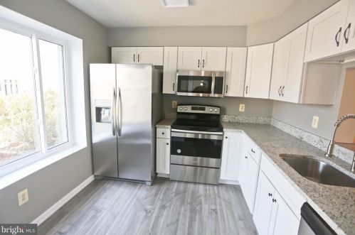 13309 Rowles Pl, Herndon, VA 20170-4342